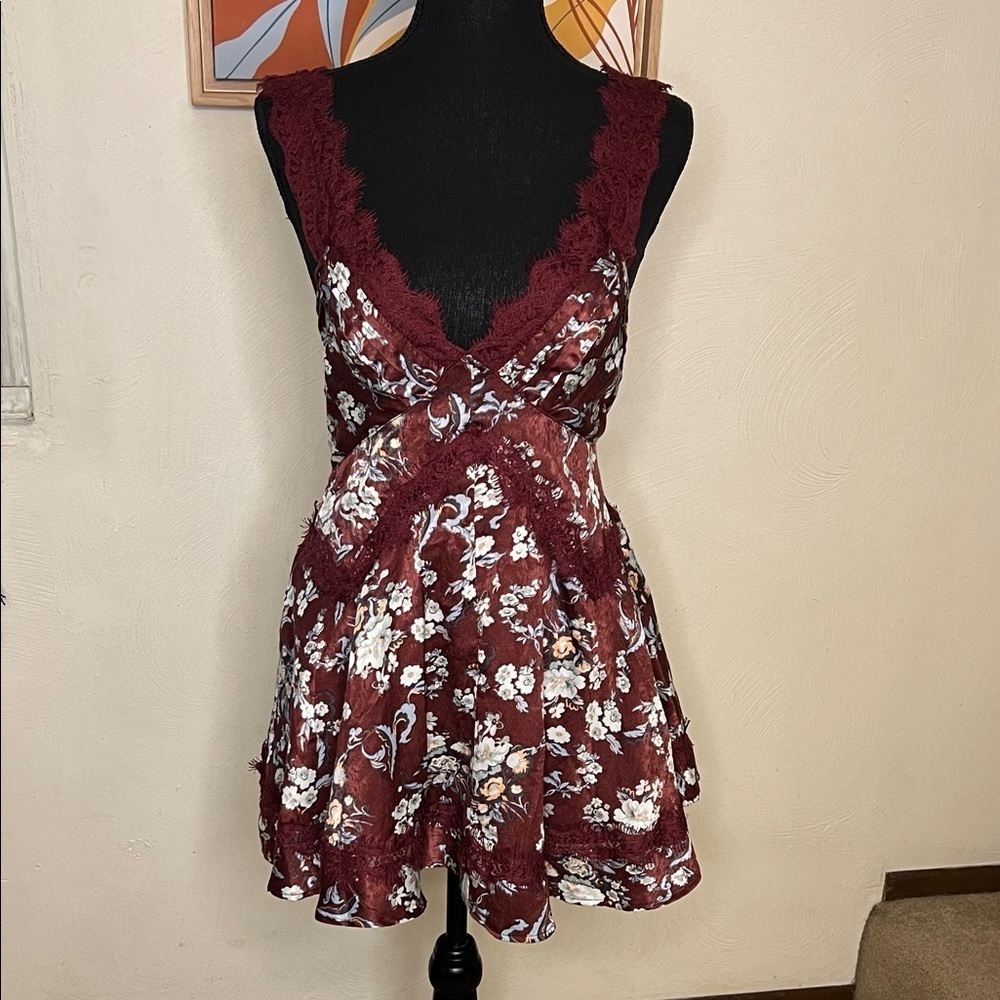 Urban Outfitters Tiffany Lace Mini Dress Size S - Picture 2 of 13